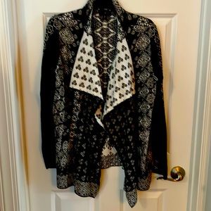 Lucky Brand Black and white cape